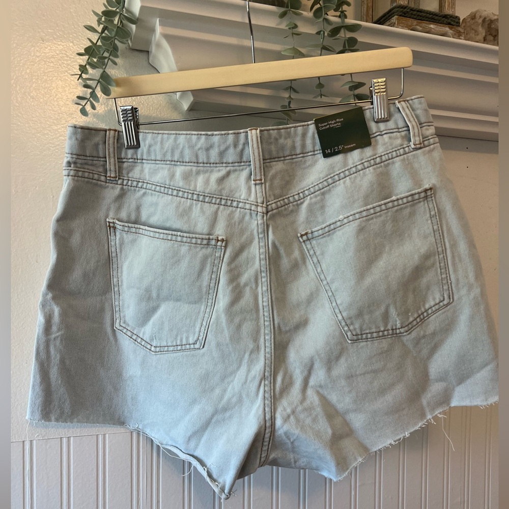 NWT WILD FABLE HIGH RISE DENIM SHORTS / SIZE: 14 / 2.5” Inseam - Picture 5 of 7